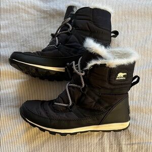 Sorel Whitney Short Winter Boot Size 6